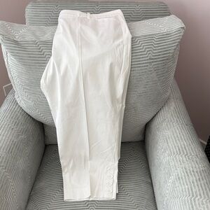 Talbots White “Skimmer” Crop Pants with Button Accents on Legs. Size 16